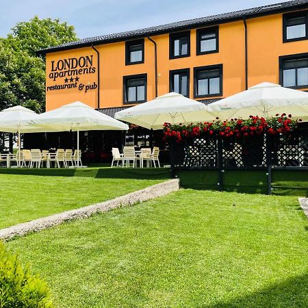 London Apartments Vaslui Luaran gambar