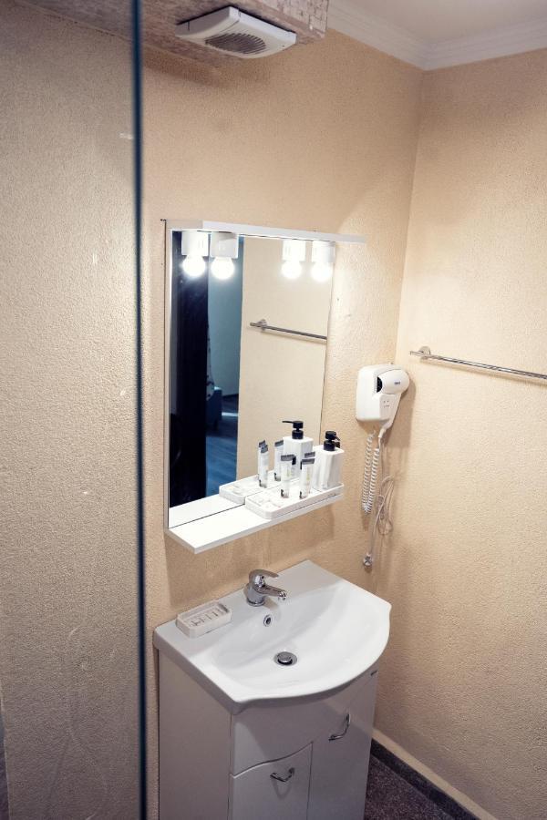 London Apartments Vaslui Luaran gambar