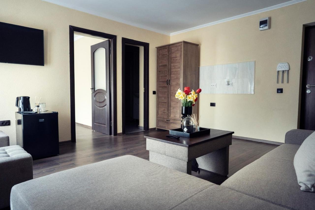London Apartments Vaslui Luaran gambar