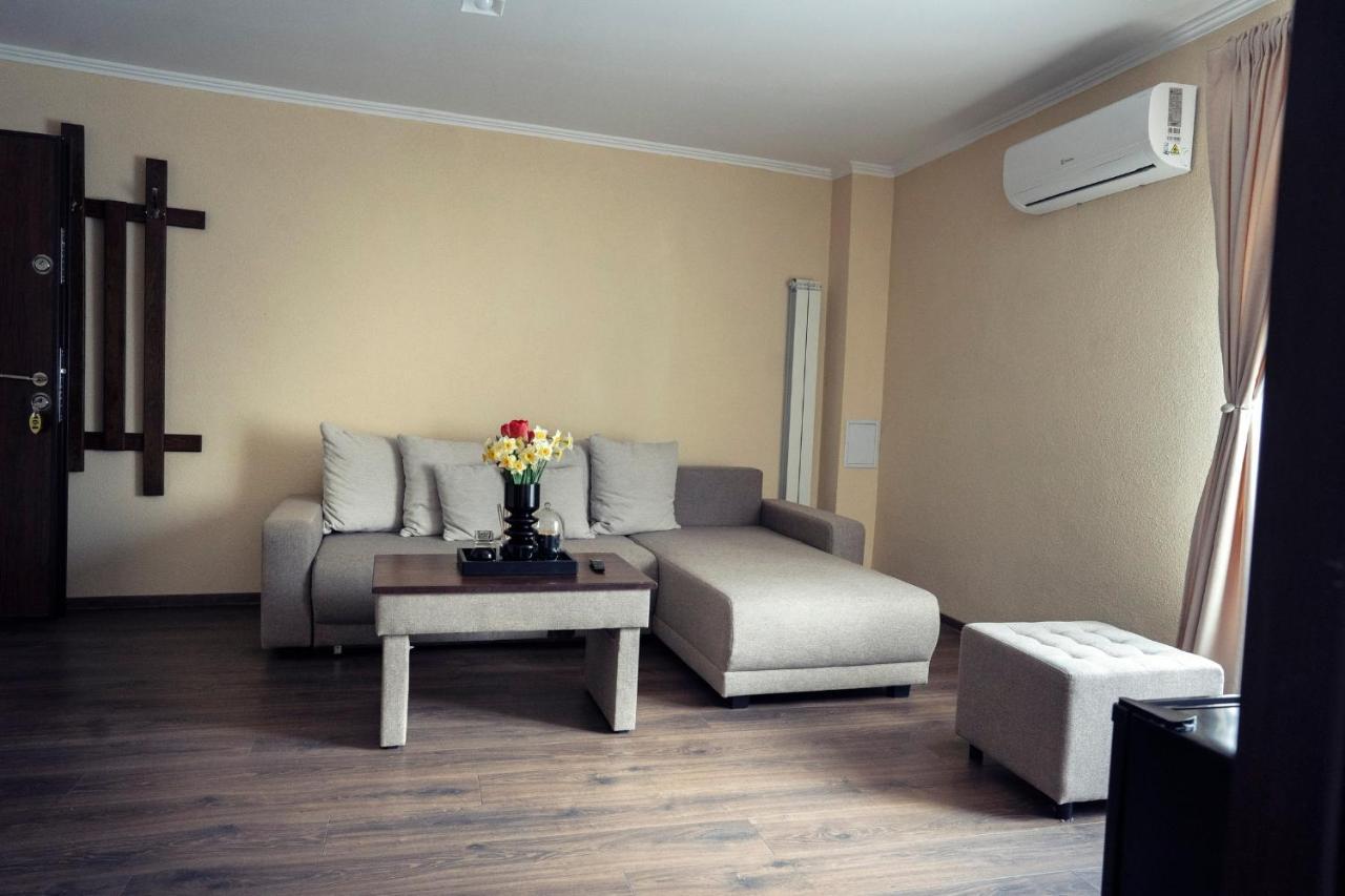 London Apartments Vaslui Luaran gambar