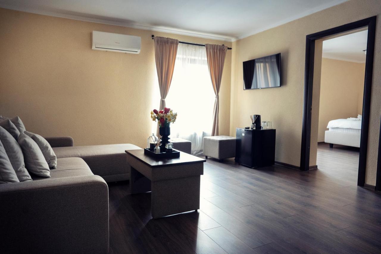 London Apartments Vaslui Luaran gambar
